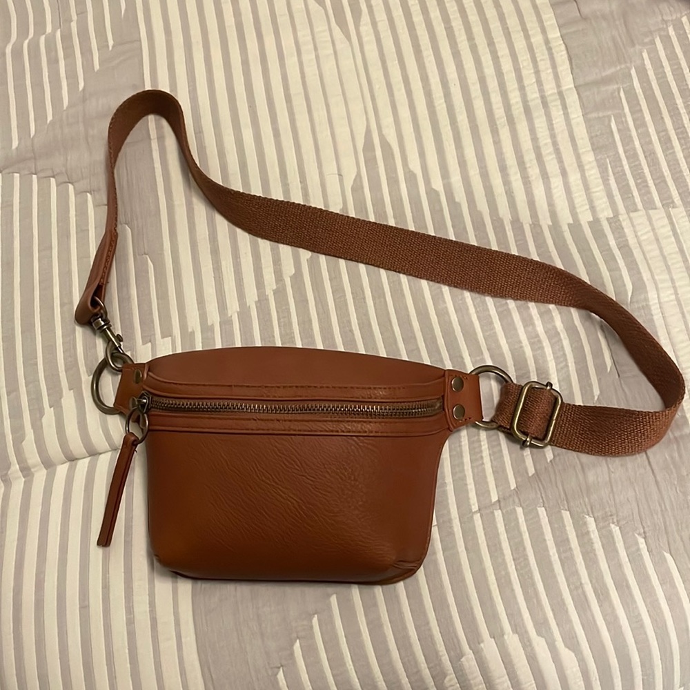 Universal Thread Fanny Pack